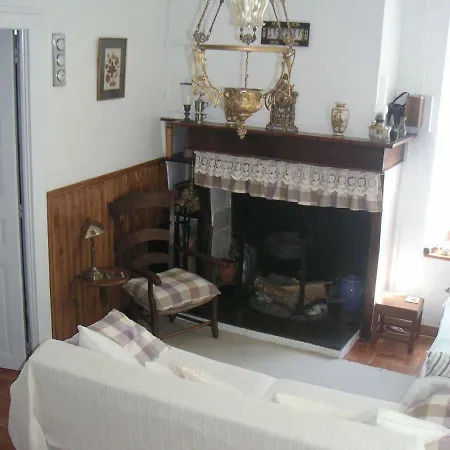 Maison Lacoste 3* 캄팡