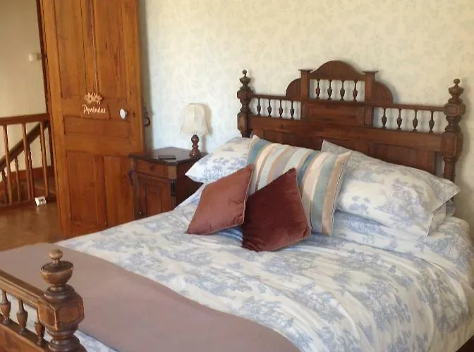 Maison Lacoste Bed & Breakfast Campan