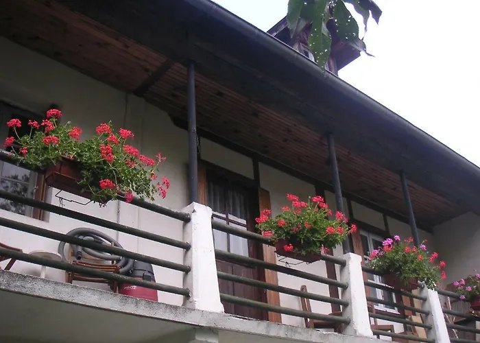 Maison Lacoste Bed & Breakfast 3*