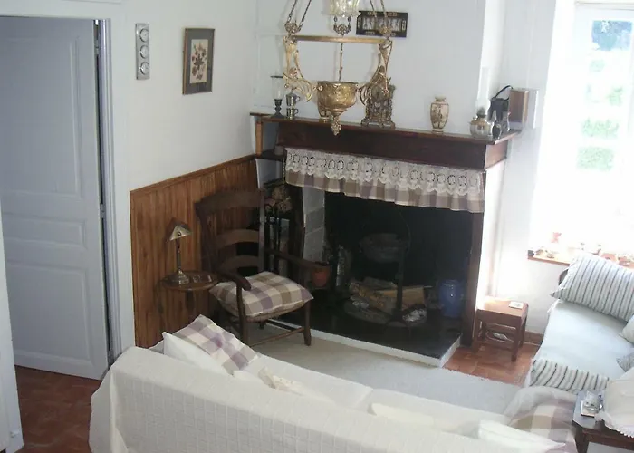 Maison Lacoste 3* Campan