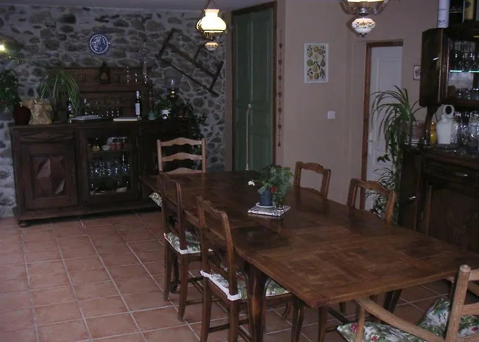 Maison Lacoste Bed & Breakfast