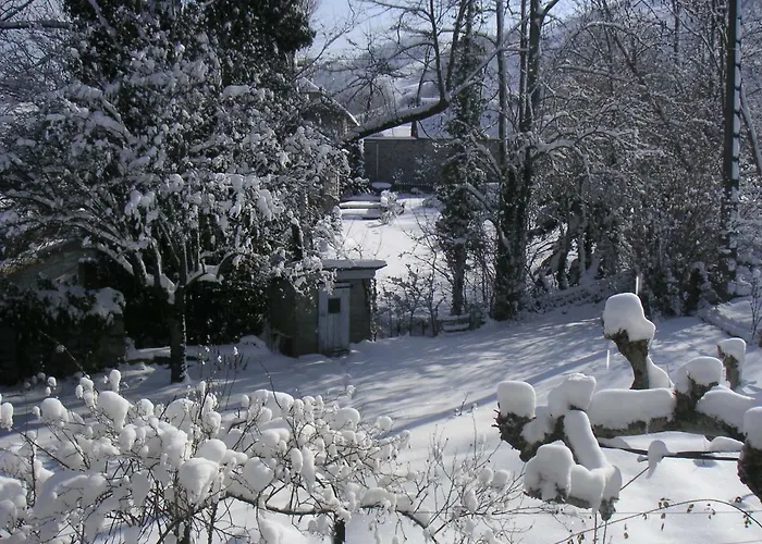 Maison Lacoste Bed & Breakfast Campan