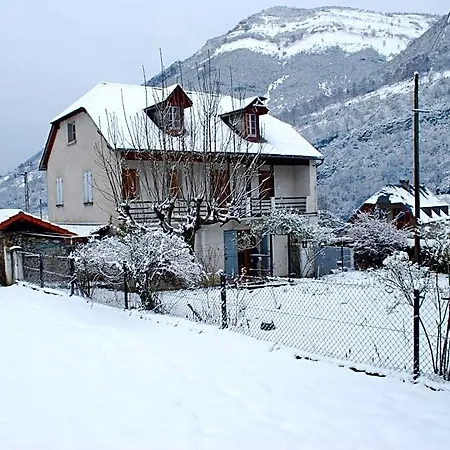 Maison Lacoste 3* Campan