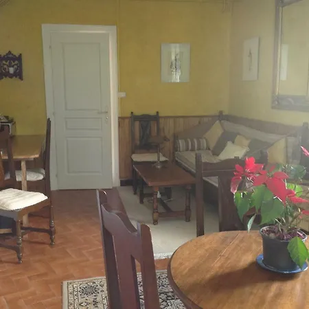 Maison Lacoste Couette-café Campan